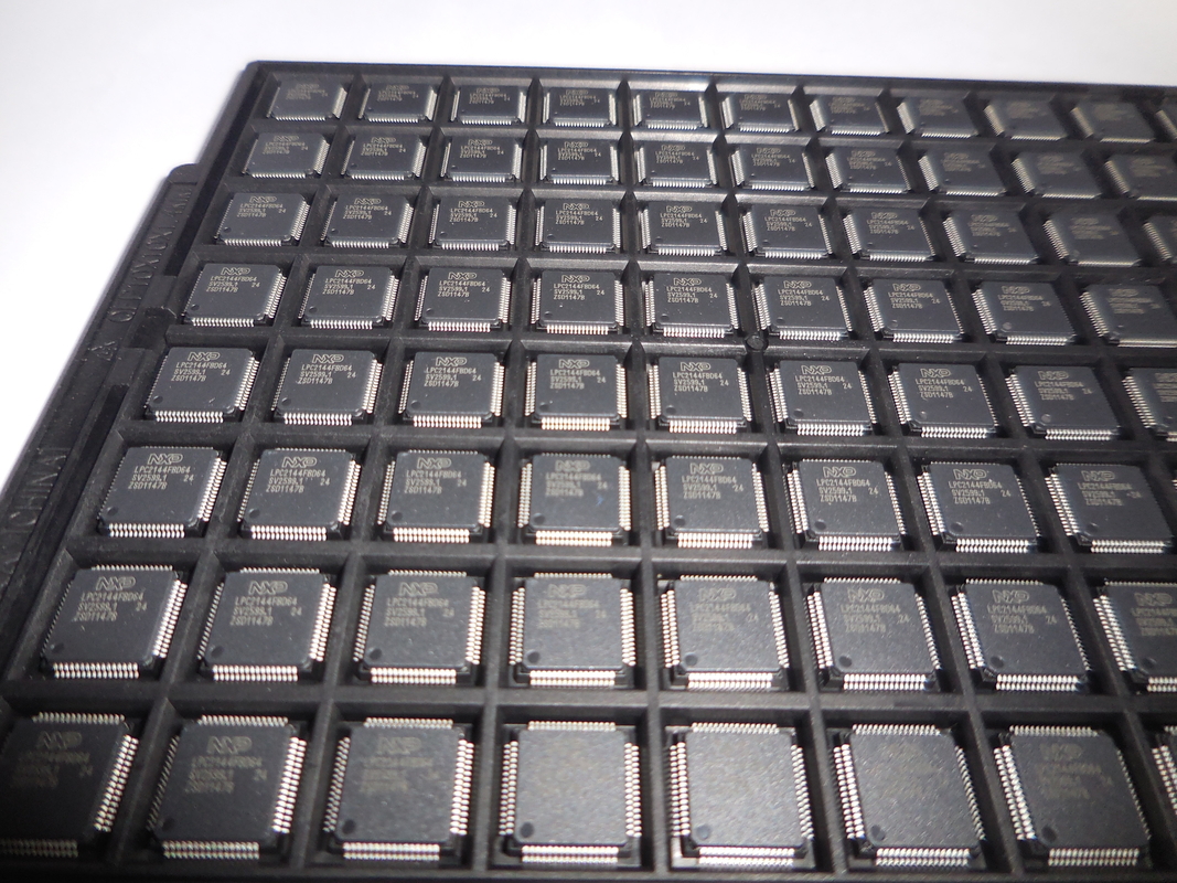LPC2144FBD64 QFP64 ইন্টিগ্রেটেড সার্কিট চিপ IC মাইক্রোকন্ট্রোলার ব্র্যান্ড নিউ অরিজিনাল অব্যবহৃত